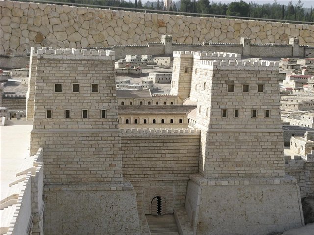 La tour Antonia